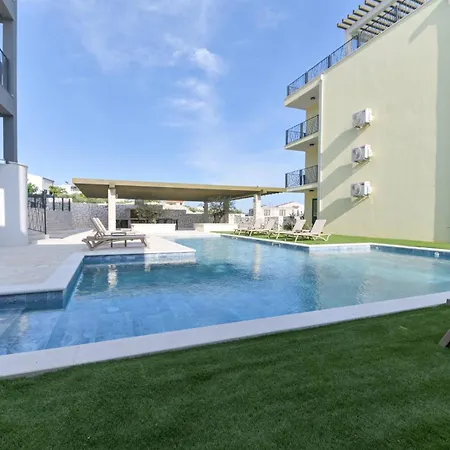 Luxury Living At Horizon Retreat Apartment Sevid