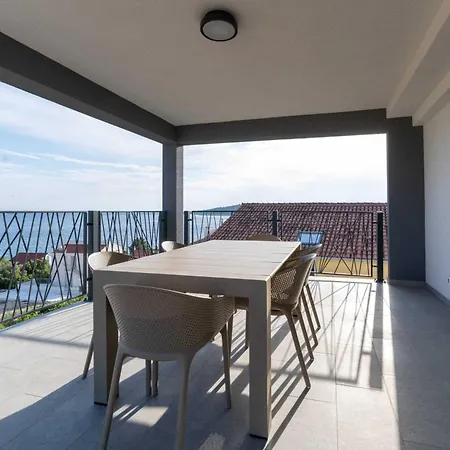 Luxury Living At Horizon Retreat *