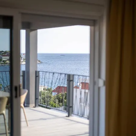 Luxury Living At Horizon Retreat