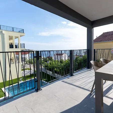 Luxury Living At Horizon Retreat