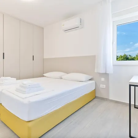 Luxury Living At Horizon Retreat Apartment Sevid