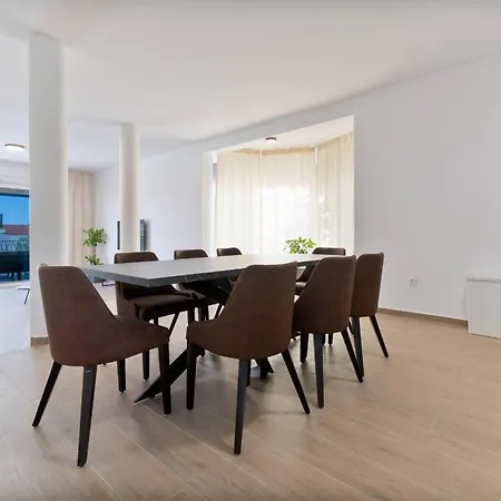 Luxury Living At Horizon Retreat Apartment