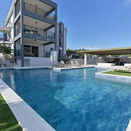 Luxury Living At Horizon Retreat Apartment Sevid